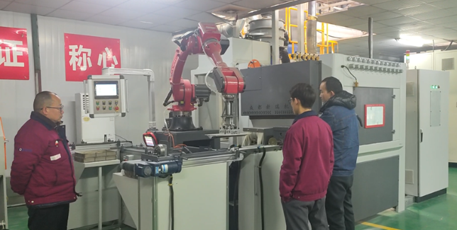 南宁喷砂机在模具清理中的专业应用